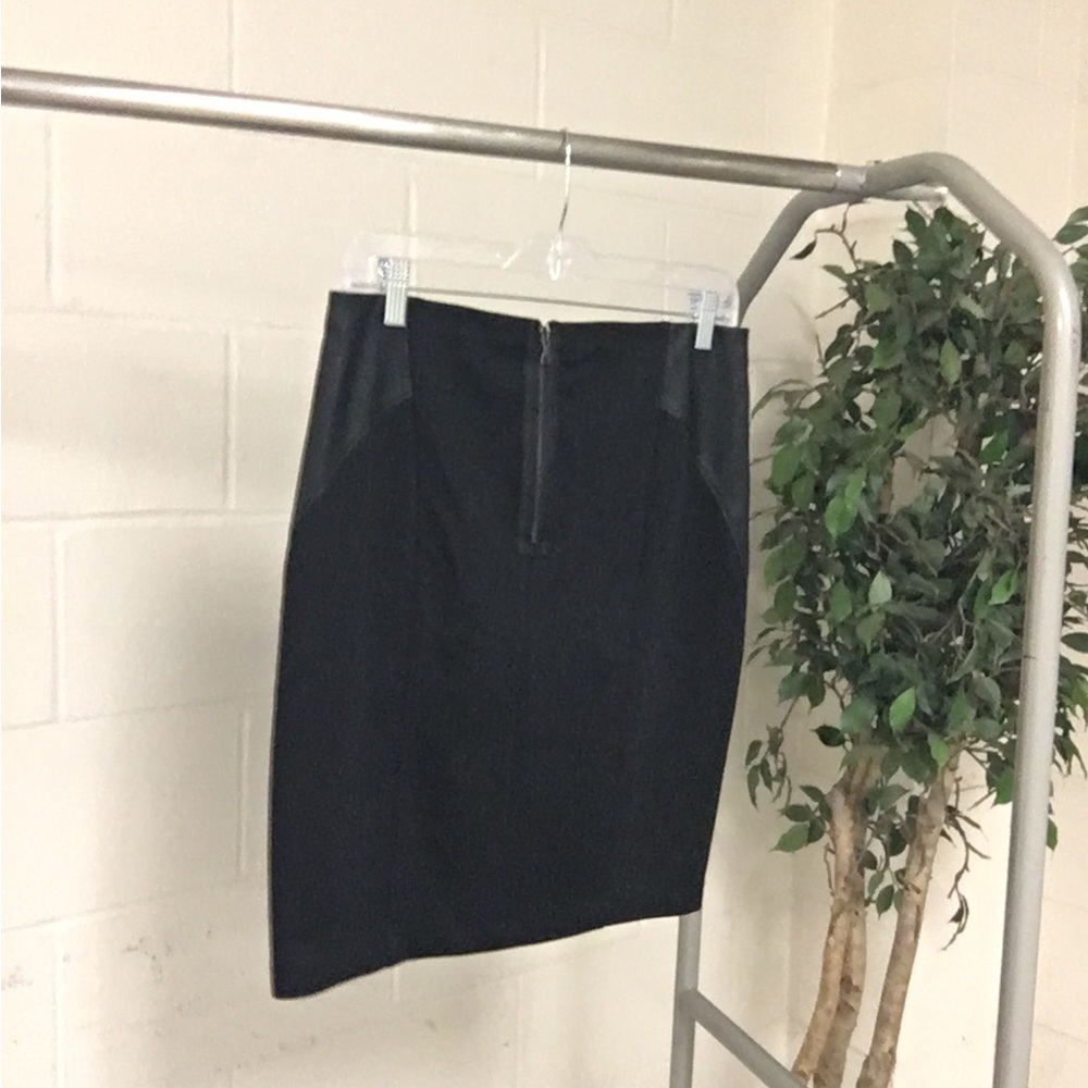 Ellen Tracy mini pencil skirt faux  leather(m)